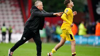 Зет и титуляр: Футболист чака бебе от дъщерята на треньора