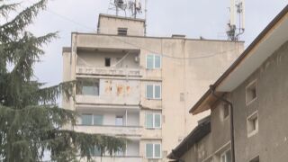 Снимка: Възрастна жена стана жертва на измама: Тя е подведена от двама мъже, които искали да ѝ „подарят“ тенджери 