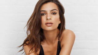 Емили Ратайковски позира с петгодишния си син за Шанел (СНИМКИ)