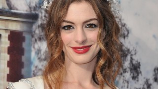 Ан Хатауей смята живота за „болезнен”