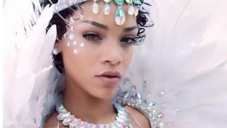 Риана "се облече" с диаманти