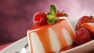 Панакота с кисело мляко