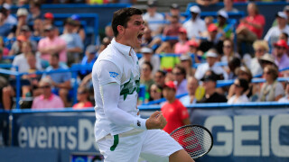 Милош Раонич спечели канадското дерби във Вашингтон