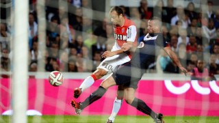 Бербатов ще играе с 