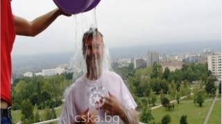 Стойчо Младенов засвидетелства вярата си в Томов и Тодоров