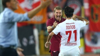 Ивелин Попов отбеляза фамозен гол, сравниха го с Ван Бастен (ВИДЕО)