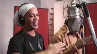 Роналдиньо пее за бразилските параолимпийци (ВИДЕО)