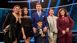 Майката на Роналдо застана зад сина си в трудния момент