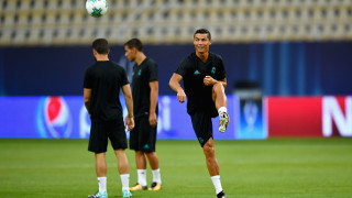 Кристиано на косъм от нелепа контузия (ВИДЕО)