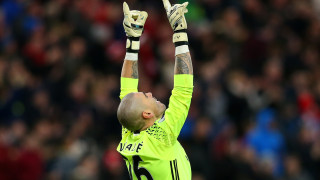 Виктор Валдес заряза футбола и ще става... шоумен