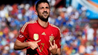 Давид Вия отново облича екипа на 