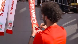 Мохамед Салах подписа шал на ЦСКА (ВИДЕО)