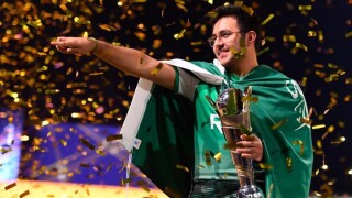 Новият крал на виртуалния футбол (ВИДЕО)