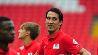 Ивелин Попов остава в 