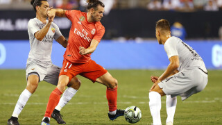 Блестящ Бейл изведе 