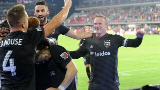 Рууни блесна за 