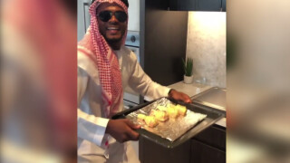 Шейх Евра обича и пилешки бутчета (ВИДЕО)