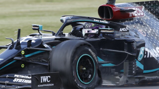 Хамилтън триумфира на 