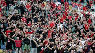 Ограниченията за публиката в родния футбол остават да края на септември