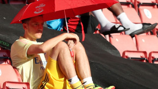 Йозил: Без мач от 7 месеца, но с 8 милиона бонус за лоялност 