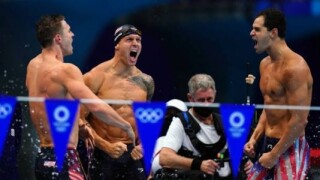 Дресел и компания поставиха световен рекорд на 4х100 м съчетано плуване