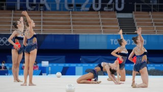 След първото съчетание: Българският ансамбъл е временен лидер в Токио