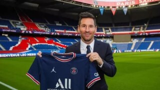 Официално: Меси е играч на 