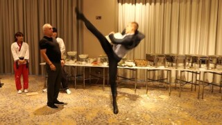 Левачката на Стоичков чупи и дъски