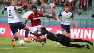 Самолетни неволи оставиха съперника на ЦСКА в София