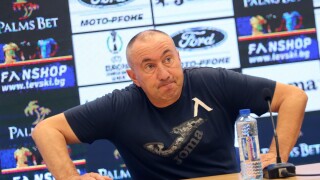 Стоилов: Ако трябва, ще отложим първенството, за да влезем в групите