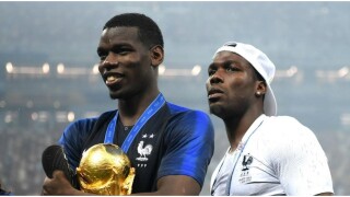 Погба ляга под ножа, пропуска световното