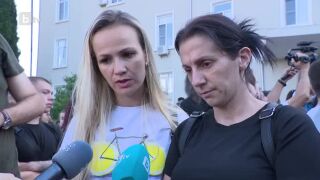 "Не разговаря! Никаква реакция!" - първи думи на майката на момичето, обезобразено с макетно ножче (ВИДЕО)