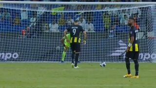 Бензема изпусна дузпа, Ал Итихад отпадна от Арабската купа (ВИДЕО)