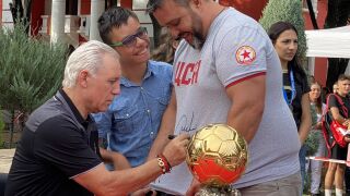 Генерал Тошево приветства Камата (СНИМКИ)