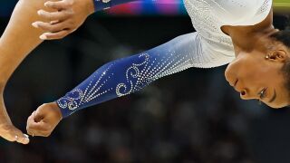 И тя е човек: Симон Байлс без медал на греда (ГАЛЕРИЯ)