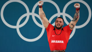 Обещанието - спазено! Карлос Насар покори и олимпийския връх (ГАЛЕРИЯ)