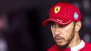 Люис Хамилтън: Безполезен съм (ВИДЕО)