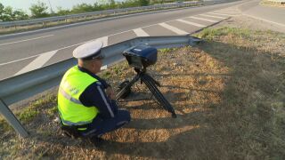 Снимка: Полицията с нови камери за скорост: Снимат различни превозни средства и в трите ленти едновременно