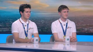 Снимка: „Информатиката напредва, трябва постоянно да учим“: Българските ученици с четири медала от Боливия