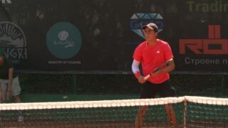 Шампионът на „Уимбълдън“ се препъна в София