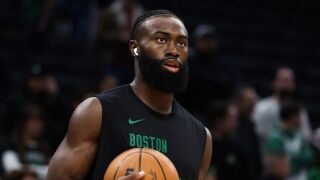 Баща на баскетболна звезда е обвинен за опит за убийство