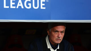 Бенфика спря Моуриньо и Фенербахче за ШЛ (ВИДЕО)