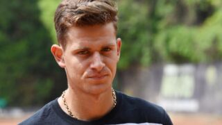 Българският тенисист, наказан за залагания, ще съди Агенцията за почтеност