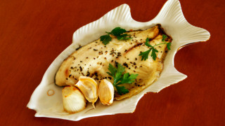 Бяла риба с бадеми