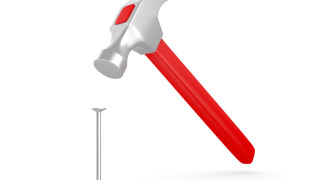 Една година, закована право в десетката