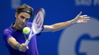 Федерер отново на корта 13 месеца по-късно