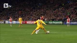 Аякс отбелязва от дузпа за 1:0 с Апоел (ВИДЕО)