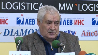 Иван Вуцов нападна жестоко Ивайло Петев (ВИДЕО)