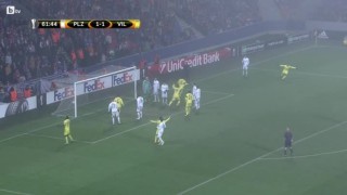 Това ли е голът на годината? (ВИДЕО)