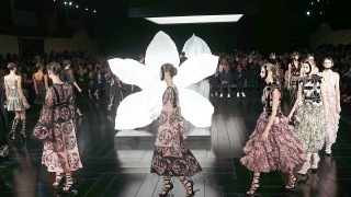 Alexander McQueen се премества в Лондон за представянето на новата си колекция 